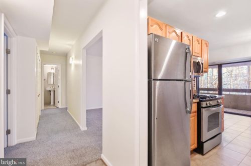 2307 Freetown Ct, Herndon, VA 20191-1756