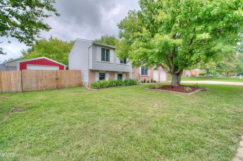 180 Meadow Creek Dr, Florence, KY 41042-9471