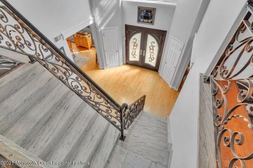 142 Serpentine Dr, Morganville NJ  07751-1400 exterior