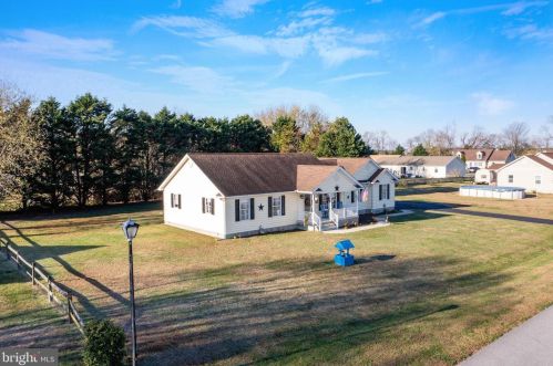 22 Rosebush Ct, Slaughter Beach, DE 19963-2128