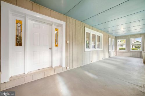 430 Manor Rd, Beverly NJ  08010-1028 exterior