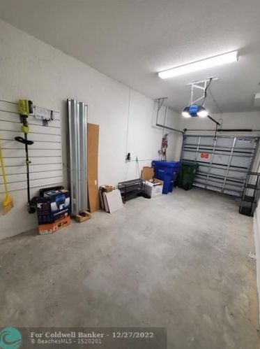 172 185th Way, Hollywood FL  33029-5433 exterior