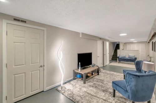 561 Vernon Heights Blvd, Marion OH  43302-5343 exterior