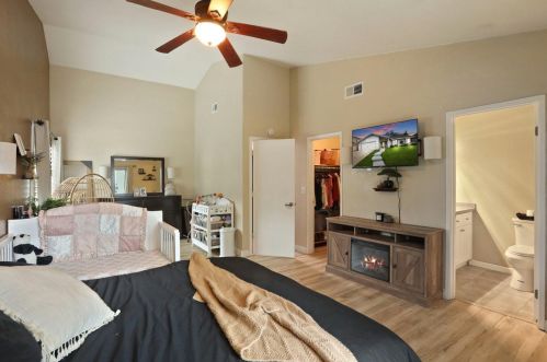 9020 Lismore Dr, Elk Grove CA  95624-2661 exterior