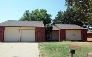 716 Woodlawn Dr, Yukon, OK 73099-5345