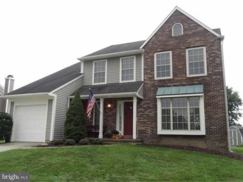 135 Kingscroft Dr, Bear, DE 19701-1405