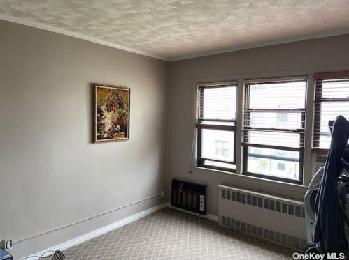 288 Cedarhurst Ave, Cedarhurst, NY 11516-1659