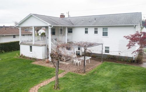 37 Norris St, Waterbury, CT 06705-3538