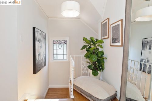 1906 Hoover Ave, Oakland CA  94602-1922 exterior