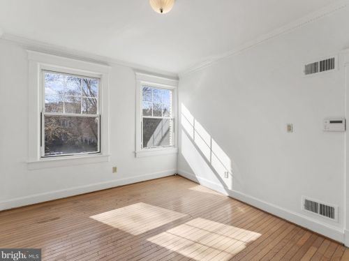 916 Capitol St, Washington DC 20003-1533 exterior