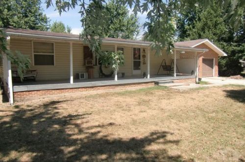 703 Adeline Rd, Cliffland, IA 52501-5400