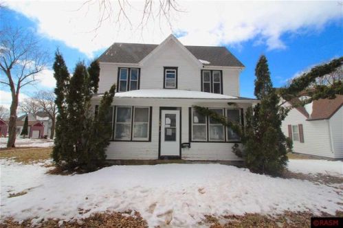 148 2nd St, Madelia MN  56062-1902 exterior
