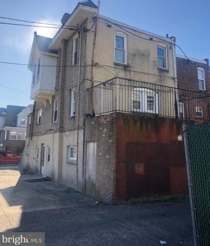 6501 Guyer Ave, Philadelphia PA 19153-2405 exterior