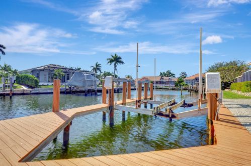 625 Dorando Ct, Marco Island FL  34145-1911 exterior