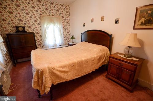 563 Columbia Ave, Bangor PA  18013-1747 exterior