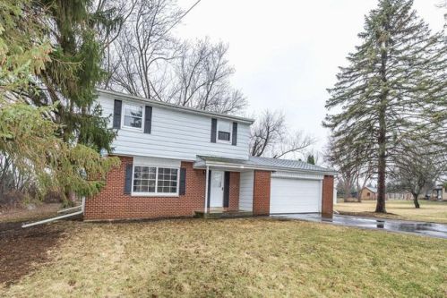 8423 7 Mile Rd, Caledonia, WI 53108-9673