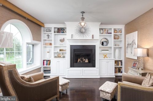 466 Black Swan Ln, Berwyn PA  19312-1908 exterior