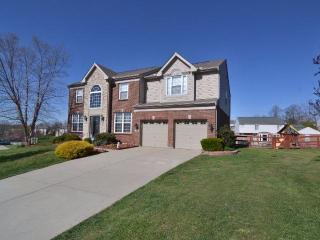 1846 Knollmont Dr, Florence, KY 41042-4332