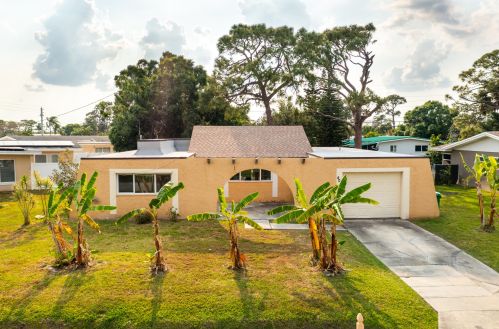 404 Coconut Ave, Fort Pierce, FL 34952-1329
