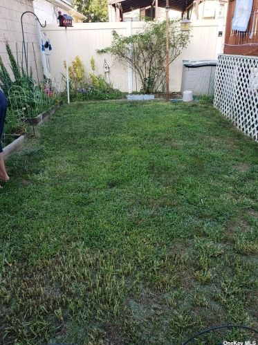 87-65 95th St, Jamaica NY  11421-2216 exterior