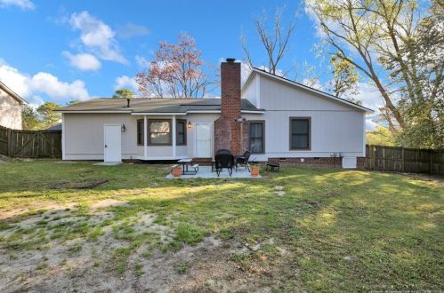 6141 Lake Trail Dr, Fayetteville, NC 28304-0547