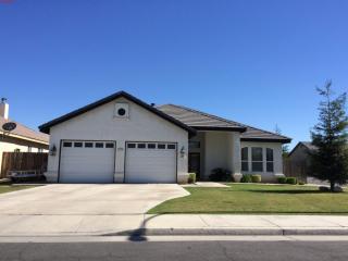 2713 Silver Shore Ln, Bakersfield, CA 93313-5491