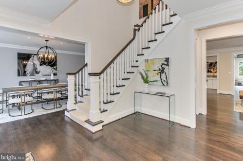 10493 Patrician Woods Ct, Great Falls, VA 22066-2941