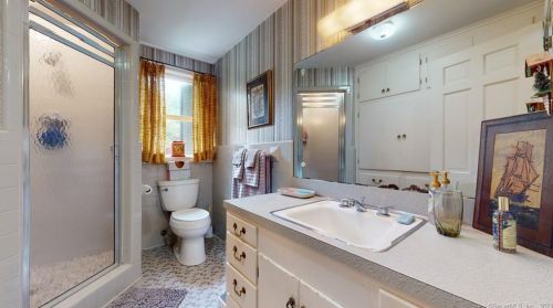 541 Lincoln St, New Britain CT 06052-1802 exterior