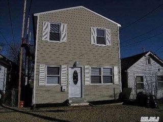 7 Greenwich Ave, Bayville, NY 11709-2316