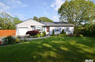 1008 Merriam Rd, Bayshore, NY 11706-2007