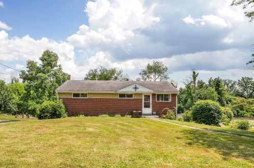 124 Ammons Dr, Canonsburg, PA 15317-3212