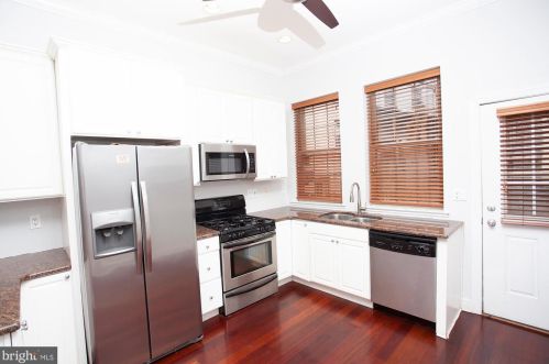 910 Lawrence St, Philadelphia PA  19123-1416 exterior