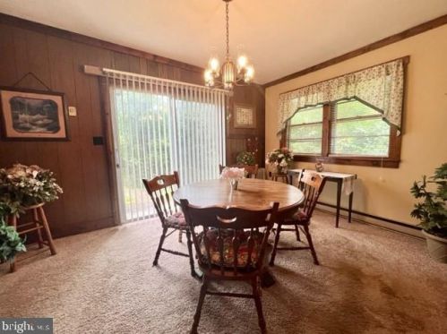 319 Lake Dr, Richmond National Battlefiel VA  22835-2752 exterior