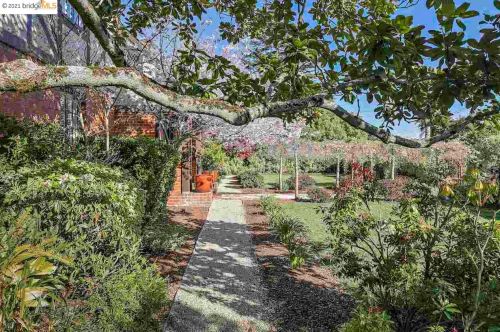715 Creston Rd, Berkeley, CA 94708-1253