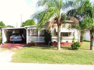 6432 Midland St, Zephyrhills, FL 33542-2738