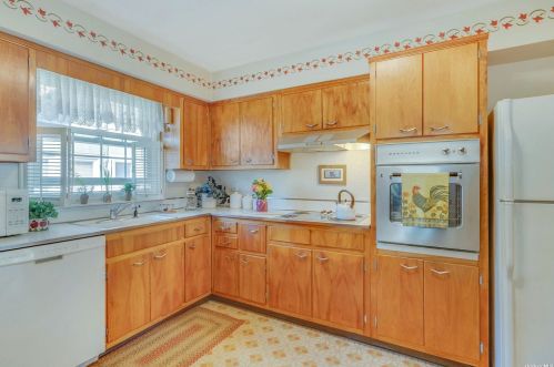 538 5 St, Elwood NY  11731-2105 exterior