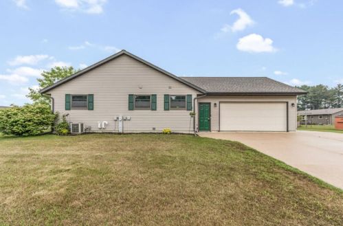 4105 Clover St, Two Rivers, WI 54241-1241
