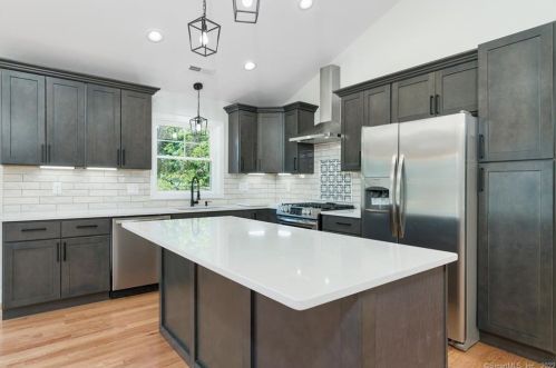 1800 Manchester Rd, Glastonbury, CT 06033-1833