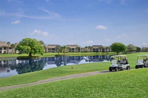 36 Plantation Dr, Vero Beach FL  32966-8212 exterior