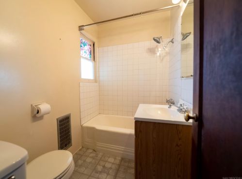 3481 Myrtle Ave, San Diego CA 92104-4426 exterior