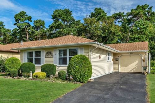 9 Jetty Ct, Bricktown, NJ 08723-7224