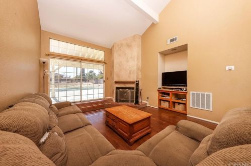 42443 Surrey Ct, Lancaster, CA 93536-4513