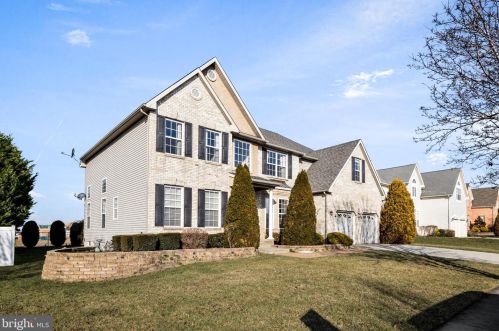 8 Valley Forge Dr, Auburn, NJ 08085-4228