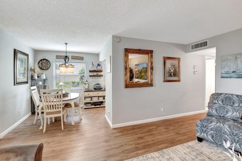 828 Flanders R, Delray Beach FL  33484-5335 exterior