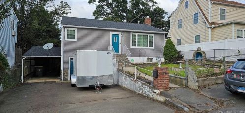 91 Temple St, Waterbury, CT 06706-2104