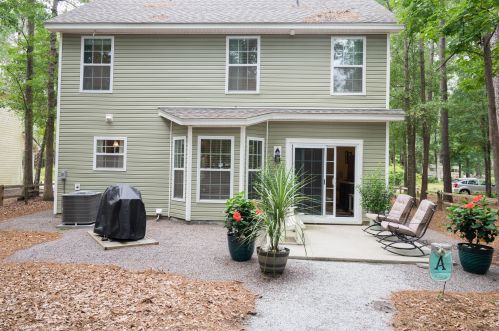 1821 Zelasko Dr, Johns Island SC  29455-8312 exterior