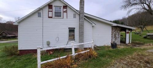 2267 Indian Head Rd, Champion, PA 15622-3018