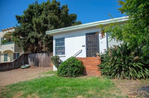 4058 Crown Point Dr, San Diego, CA 92109-6201
