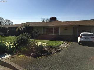 1432 Virginia Ct, Roseburg, OR 97470-4268