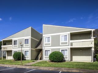 581 Calla Ct, Newport News VA  23608-1774 exterior